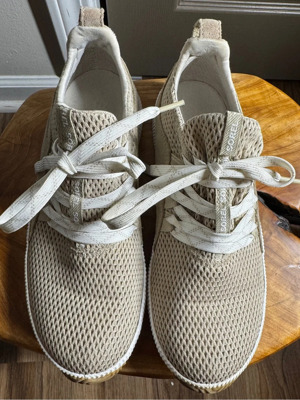 Sorel Women's Out 'N About Plus Waterproof Lace Sneakers Tan/White Mesh Sz. 6.5 - Picture 3 of 16